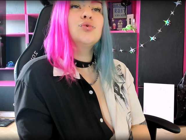 Neon-Baddie live cam on BongaCams