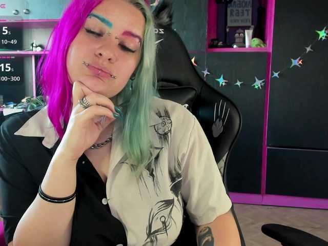 Neon-Baddie live webcam show