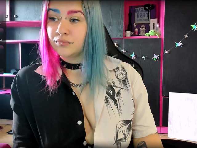 Neon-Baddie live cam on BongaCams