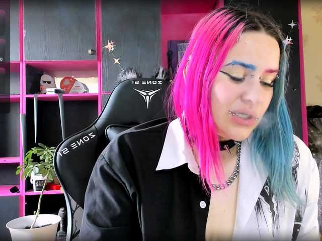 go to chat with Neon-Baddie