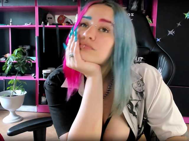 Neon-Baddie live cam on BongaCams