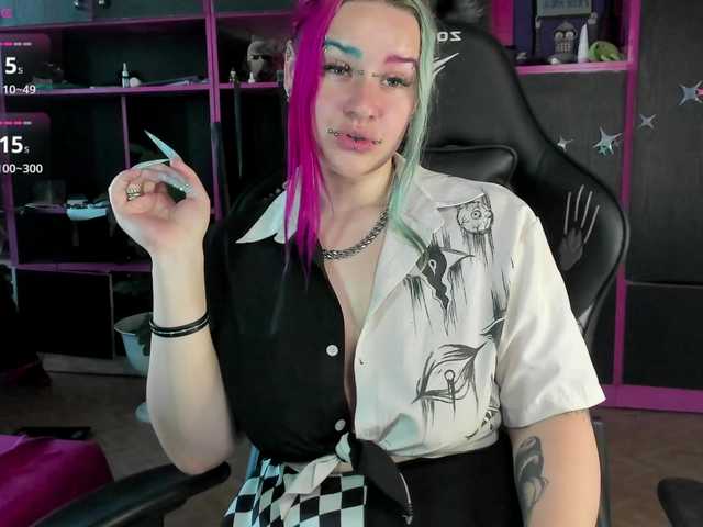 Neon-Baddie live cam on BongaCams