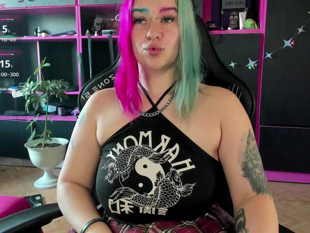Neon-Baddie live webcam show