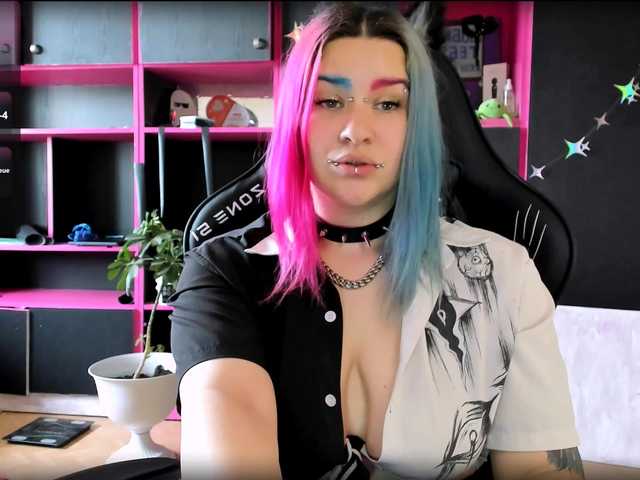 Neon-Baddie live cam on BongaCams