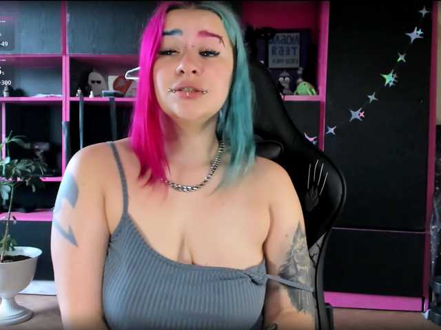 Neon-Baddie live cam on BongaCams