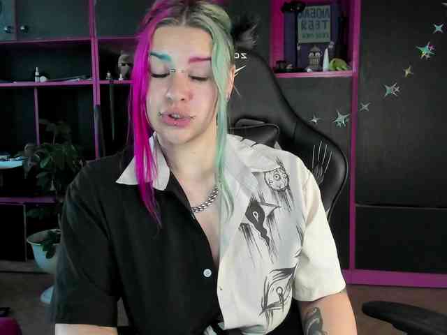 Neon-Baddie webcam
