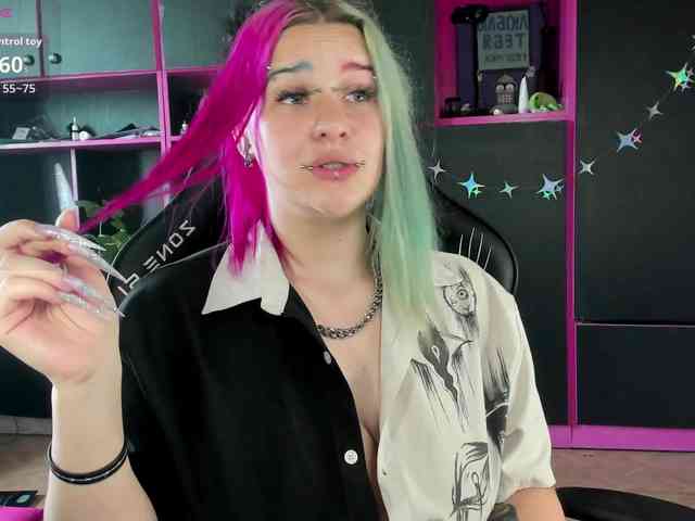 Neon-Baddie webcam
