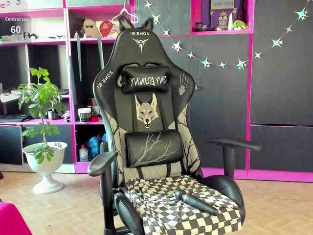 Neon-Baddie webcam