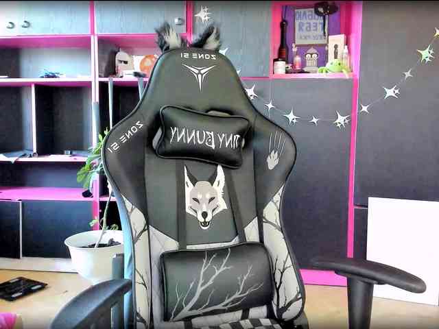 Neon-Baddie webcam