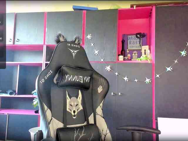 Neon-Baddie webcam