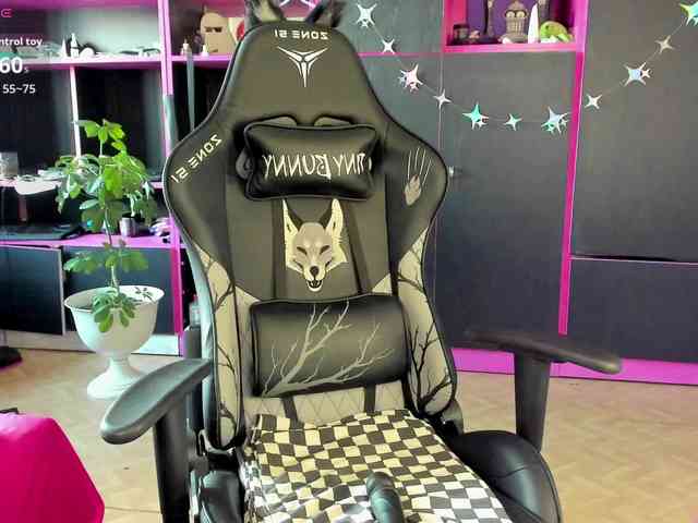 Neon-Baddie webcam