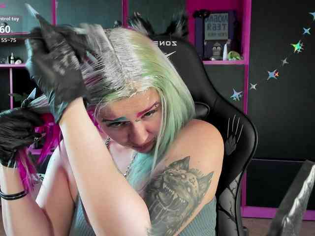 Neon-Baddie webcam