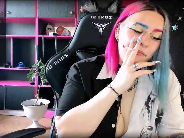 Neon-Baddie