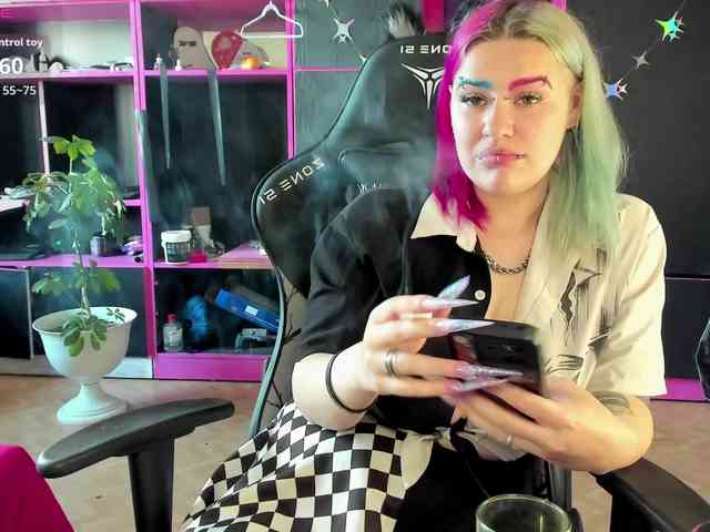 Neon-Baddie webcam