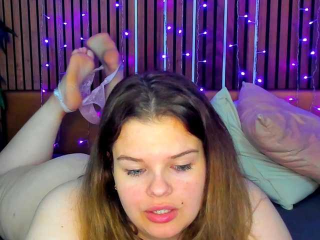 LittleNicolee live cam on BongaCams