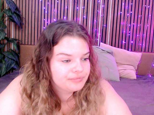 LittleNicolee live cam on BongaCams