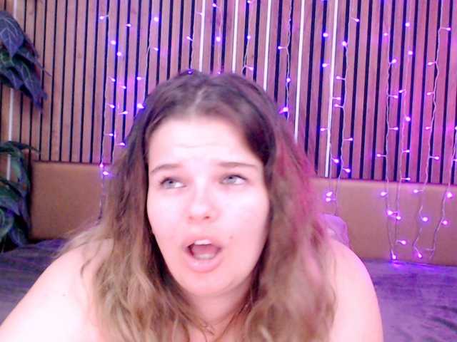 LittleNicolee live cam on BongaCams