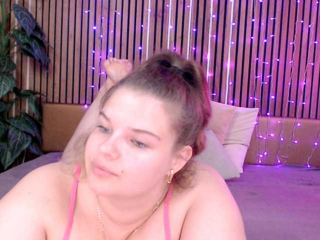 LittleNicolee live cam on BongaCams