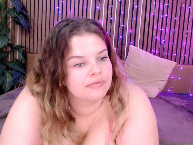 LittleNicolee live cam on BongaCams