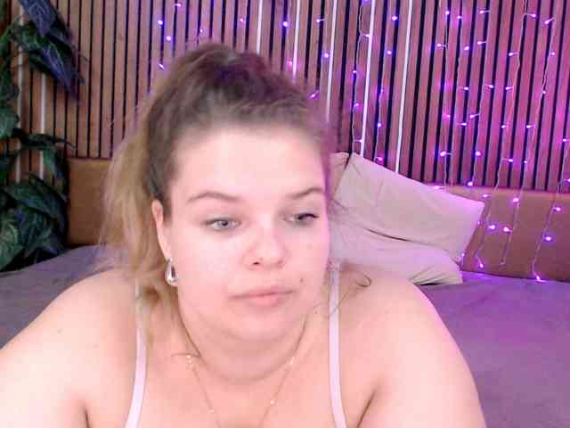 LittleNicolee webcam