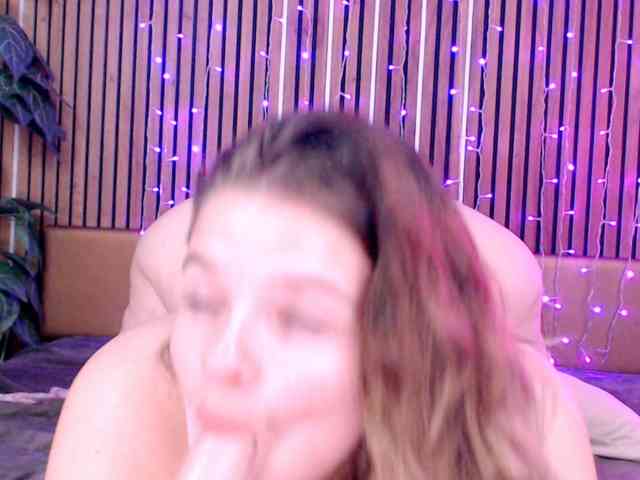 LittleNicolee webcam