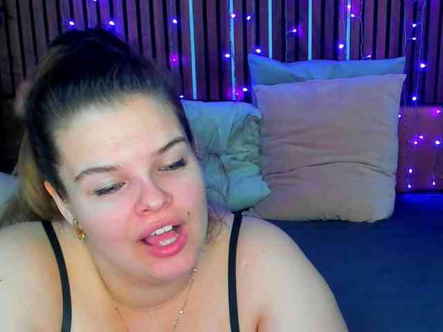 LittleNicolee webcam
