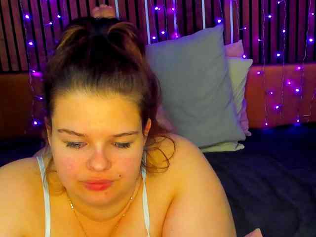 LittleNicolee webcam