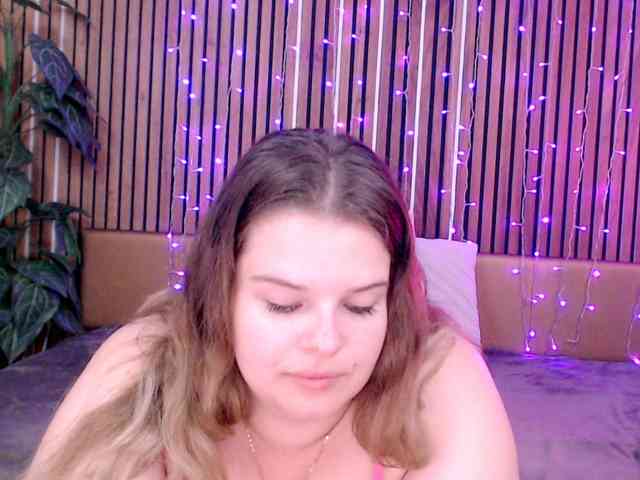 LittleNicolee webcam
