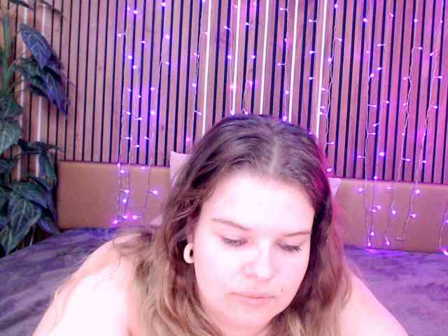 LittleNicolee webcam