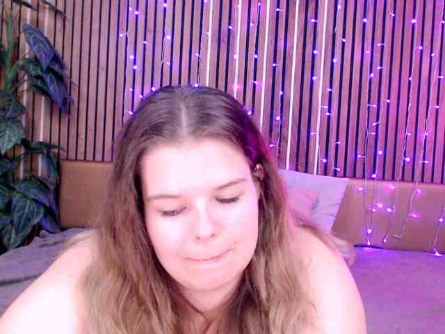 LittleNicolee webcam