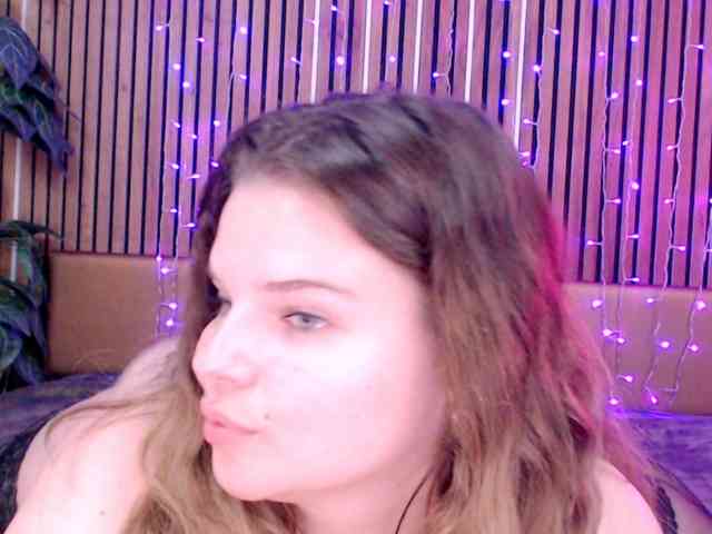 LittleNicolee webcam