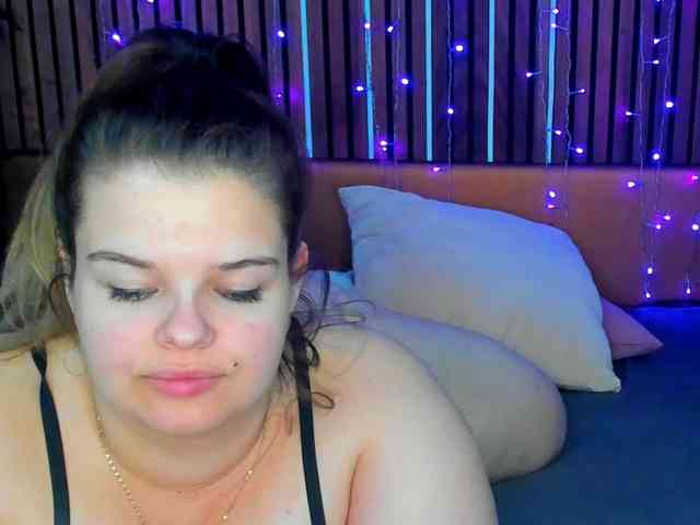 LittleNicolee webcam