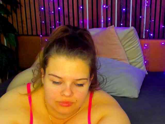 LittleNicolee webcam