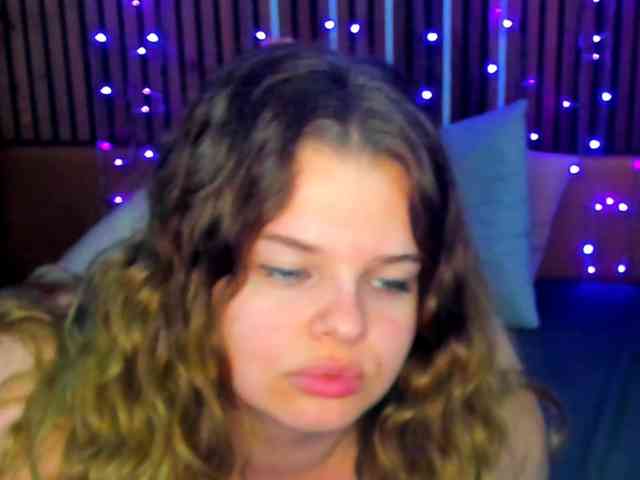 LittleNicolee webcam