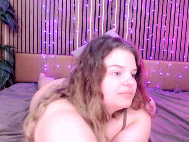 LittleNicolee webcam
