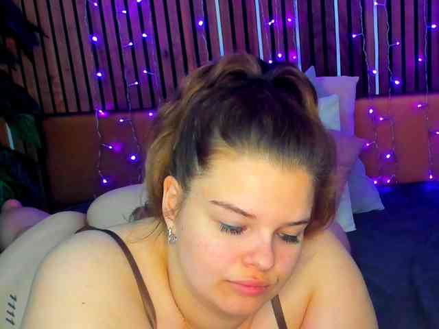 LittleNicolee webcam