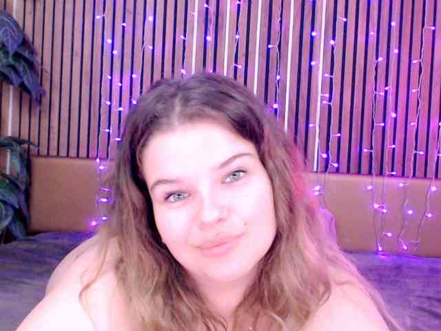 LittleNicolee webcam