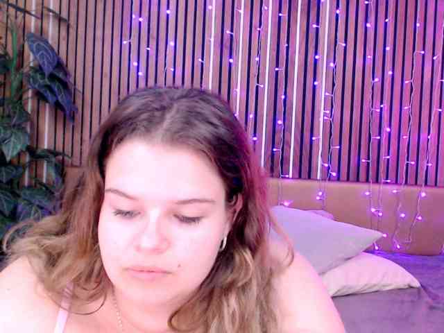 LittleNicolee webcam