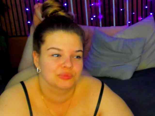 LittleNicolee webcam
