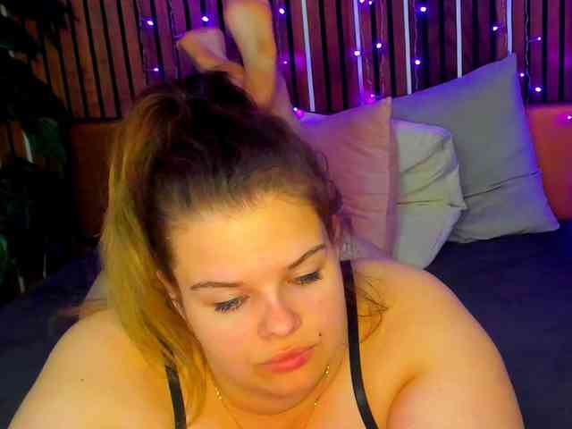 LittleNicolee webcam