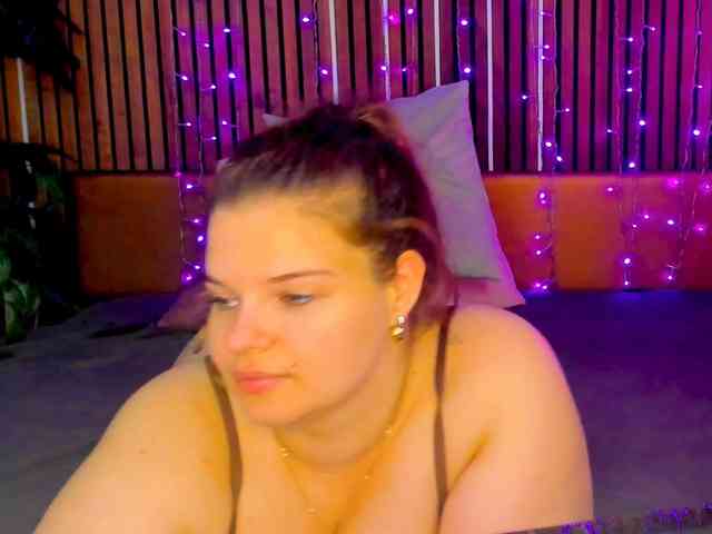 LittleNicolee webcam
