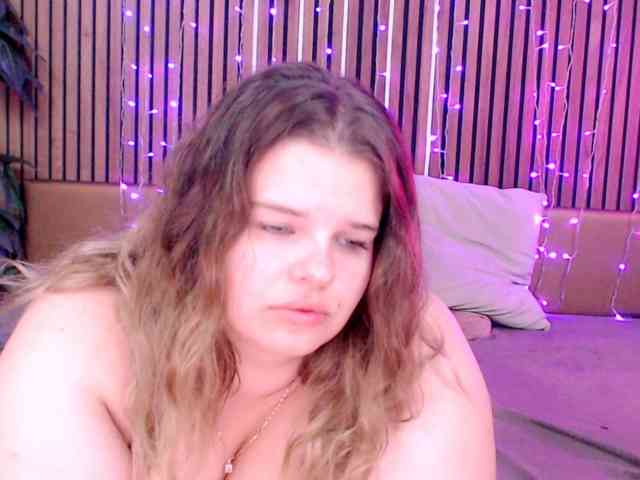 LittleNicolee webcam