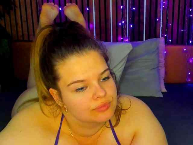 LittleNicolee webcam