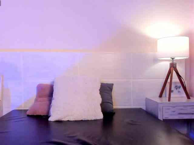 ALICEBLOOM webcam