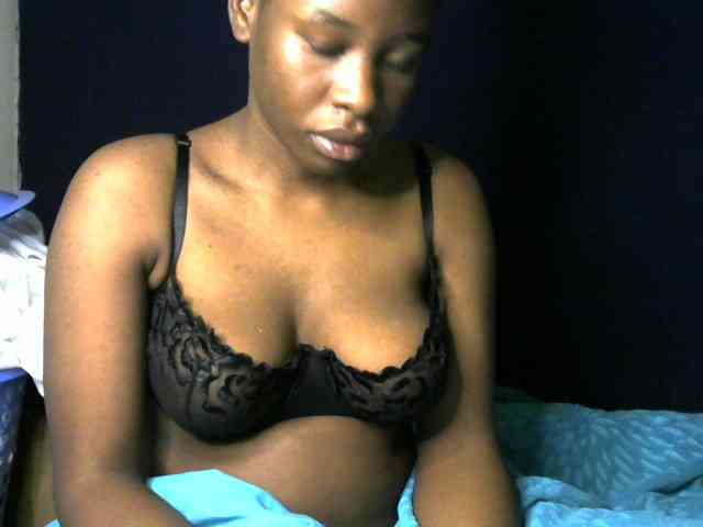 Model: Mummygirl