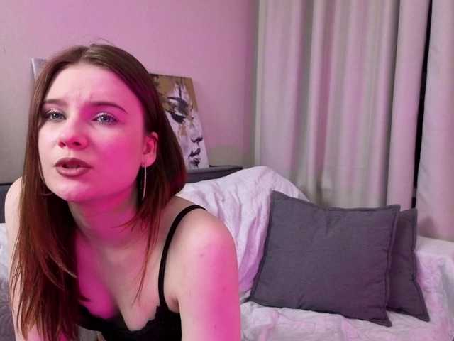 AngelLuna1's BongaCams show and profile