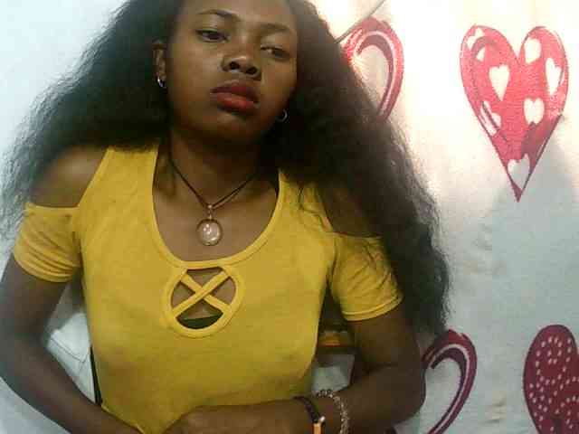 Santatriniaina Live Webcam on BongaCams