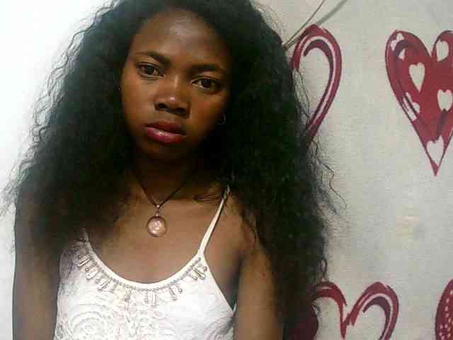 Modèle: Santatriniaina