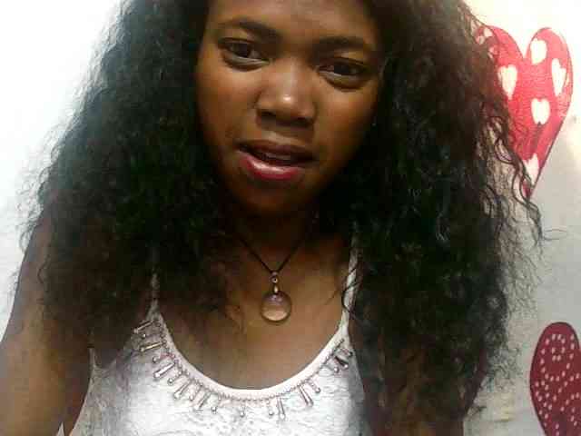 Modèle: Santatriniaina