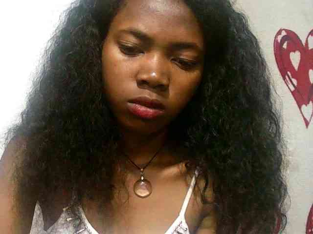 Modèle: Santatriniaina